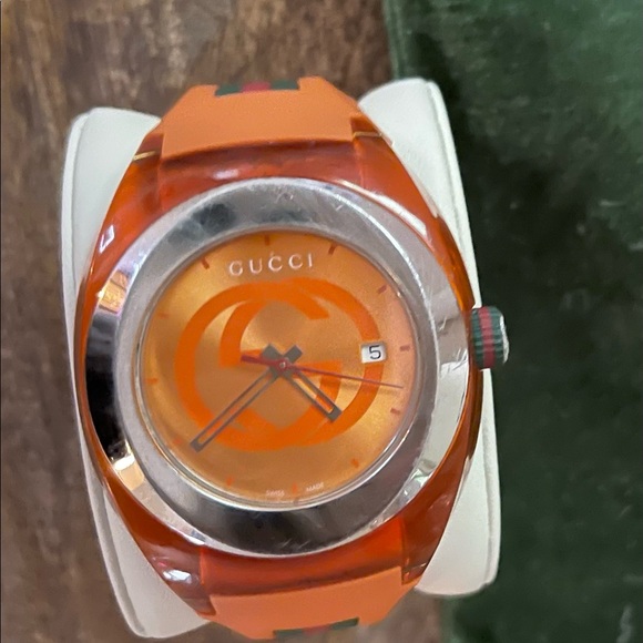 Unisex Authentic Gucci watch Orange 🍊 color - Picture 4 of 7